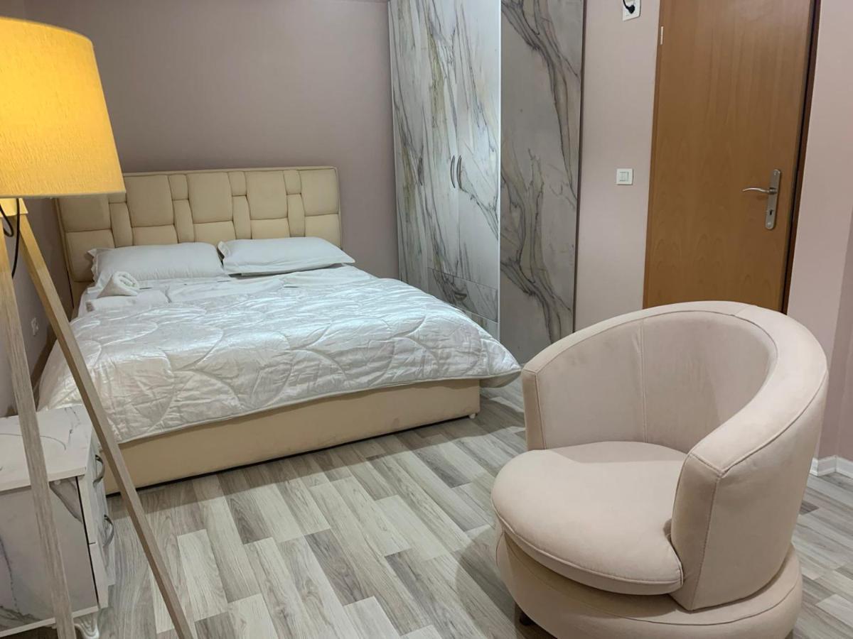 טיראנה Two Bedroom Villa מראה חיצוני תמונה
