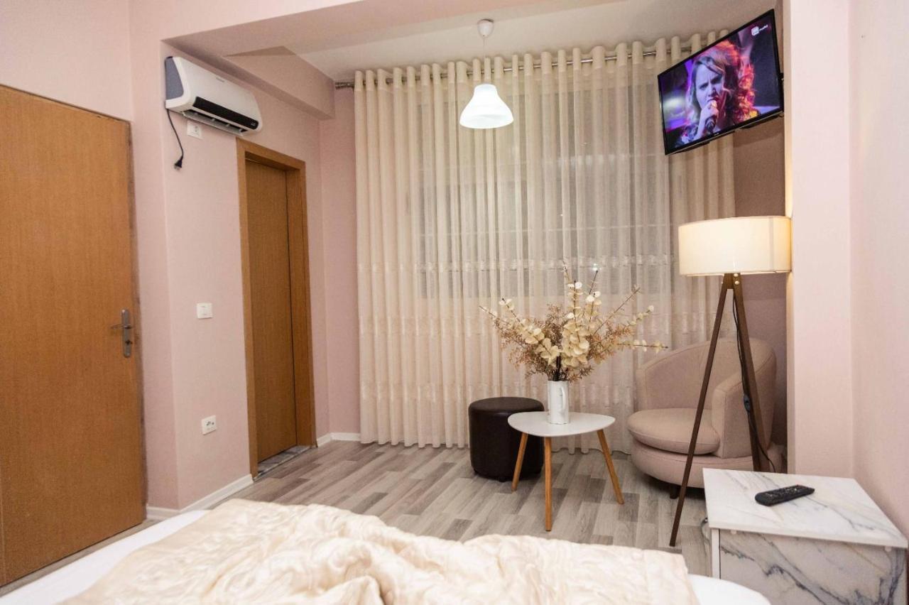 טיראנה Two Bedroom Villa מראה חיצוני תמונה